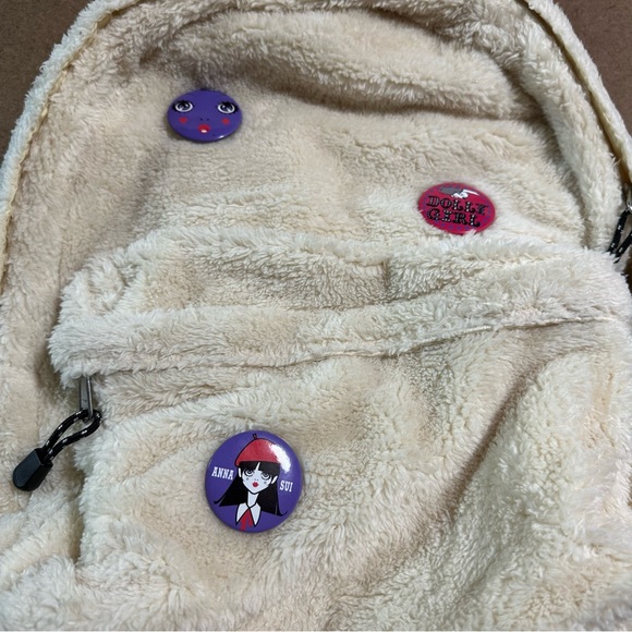 Fuzzy backpack - Picture 10 of 14